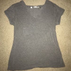 max studio v-neck tee